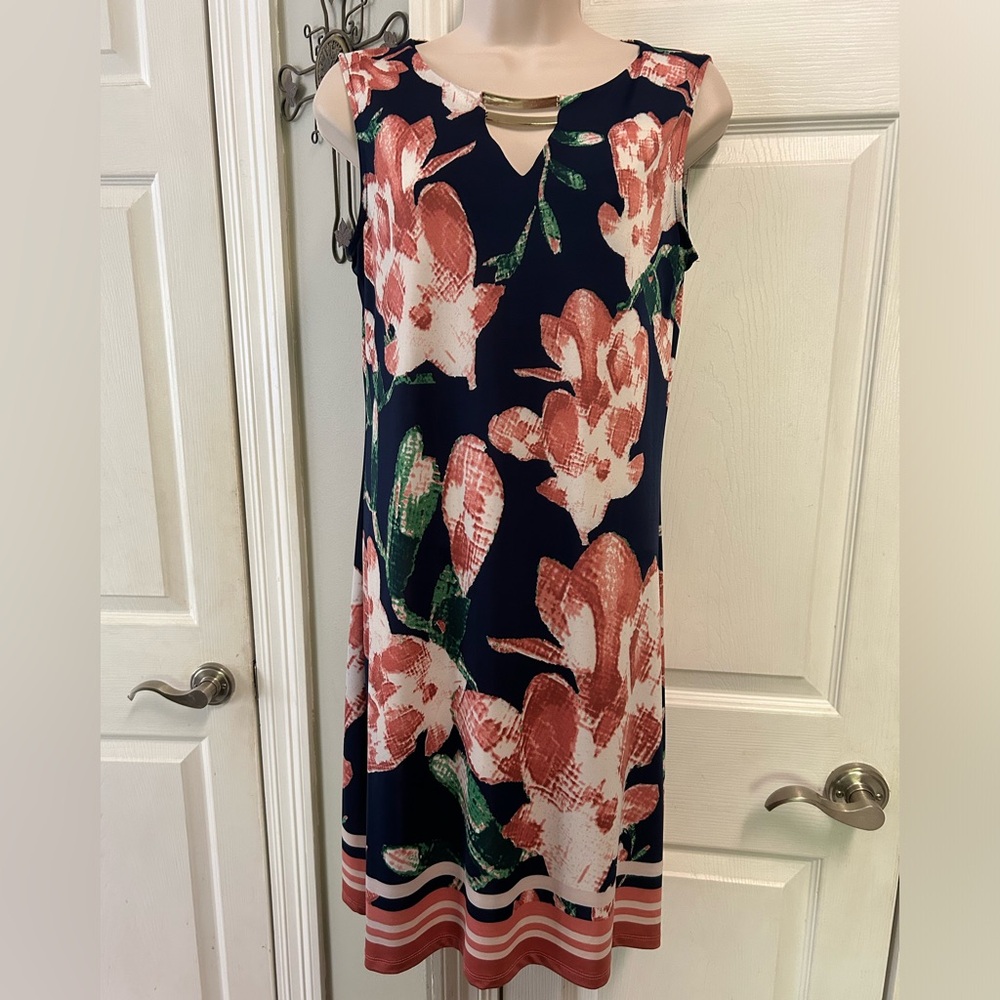 Nice Shift Dress by Maria Gabrielle size Small